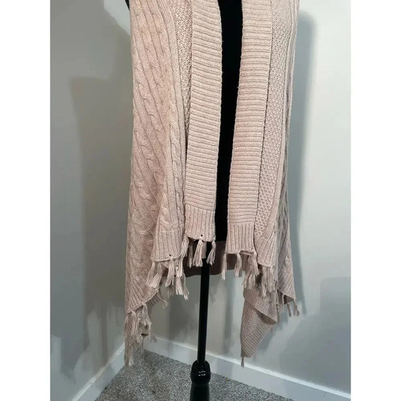 Matilda Jane Mind’s‎ Eye Cable Knit Tassel Longline Vest - Picture 3 of 10